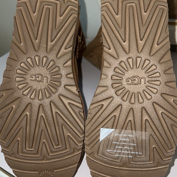 Bailey bow collection Ugg’s - Picture 3 of 4